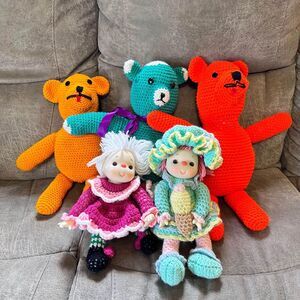 handmade vintage crochet bears and dolls lot of 5‎